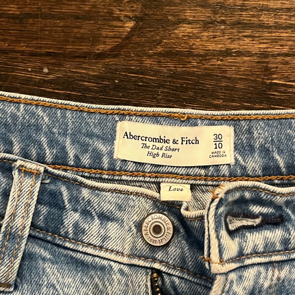 Abercrombie Dad Short High Rise Curve Love